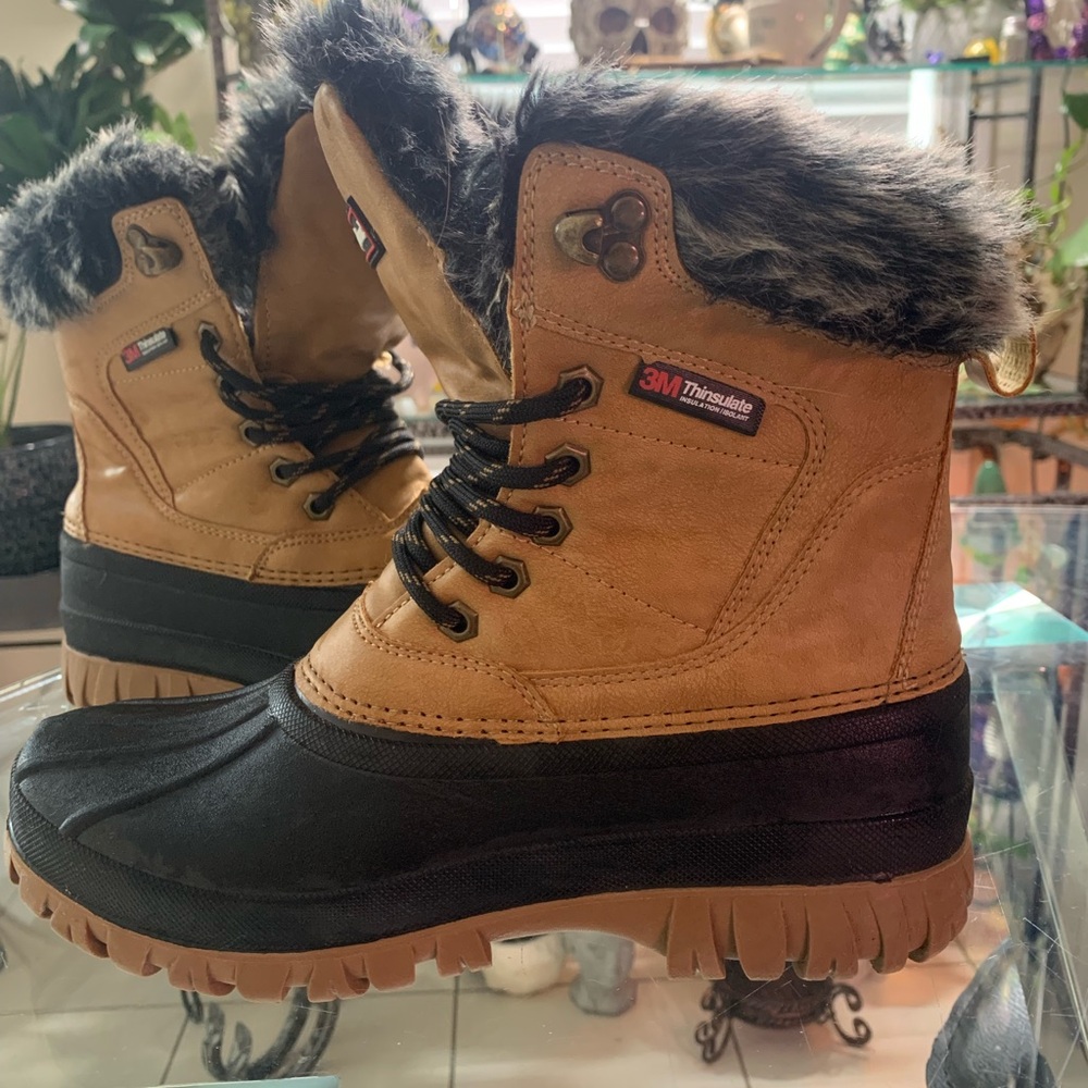 3M Thinsulate Women's Tan and Black Winter Boots